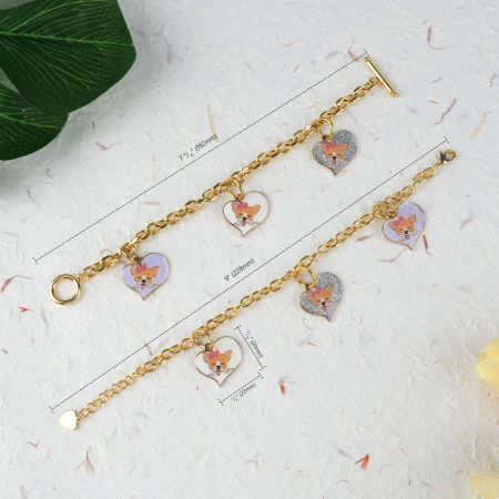 צמידי זהב סיטונאיים עם תליוני לב.