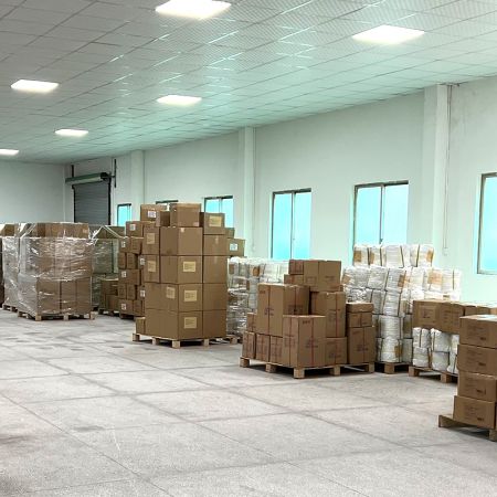 Armazém Organizado para Produtos para Animais de Estimação.