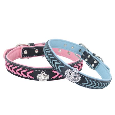 レザー犬用カラー製造業者。