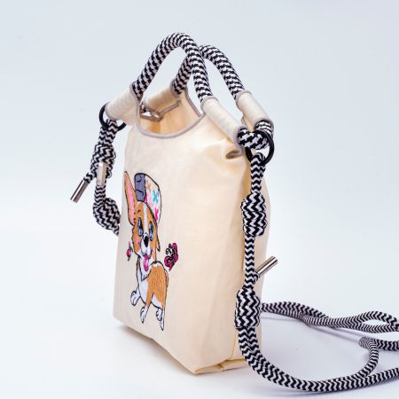 حقائب نايلون كروس بودي بحد أدنى للطلب.