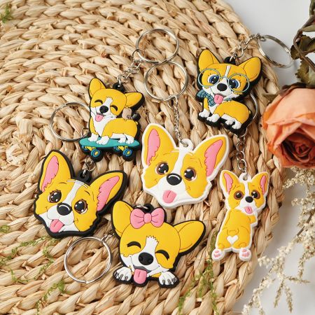 Deliziosi portachiavi a forma di cucciolo di gomma.