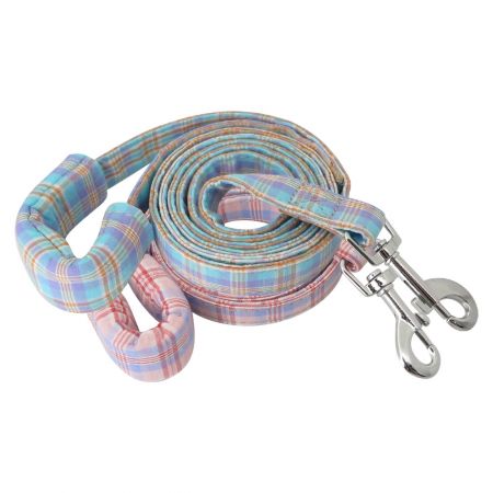 Dây dắt chó bằng nylon bán buôn với tay cầm đệm.