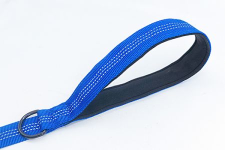 حبل تمشية للكلاب بمقبض نيوبرين المبطن