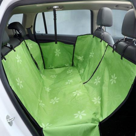 Grande assento de carro verde para pets.