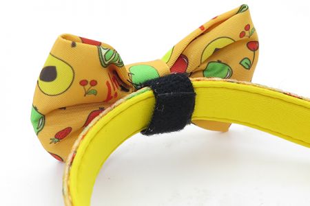 나비넥타이는 분리 가능하며, 이 키트뿐만 아니라 어떤 개 목걸이에도 부착할 수 있습니다. 폴리에스터로 만들어졌으며, 대신 부드러운 리본을 선택할 수도 있습니다.