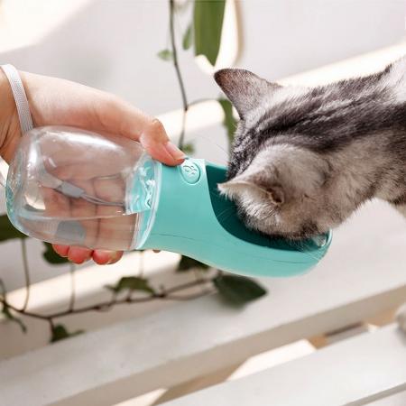 Bottiglia d'acqua portatile da 350 ml per animali domestici.