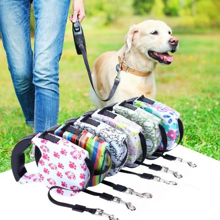 Pattern Retractable Dog Lead.