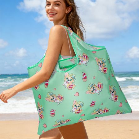 배송 준비 완료된 리프스톱 대형 토트 마켓 백.