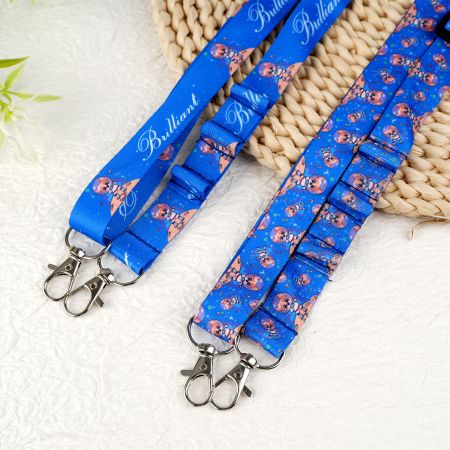 Multifunctional Crossbody Straps.