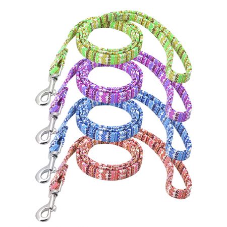 Черно-оранжевый ремень для кошки.