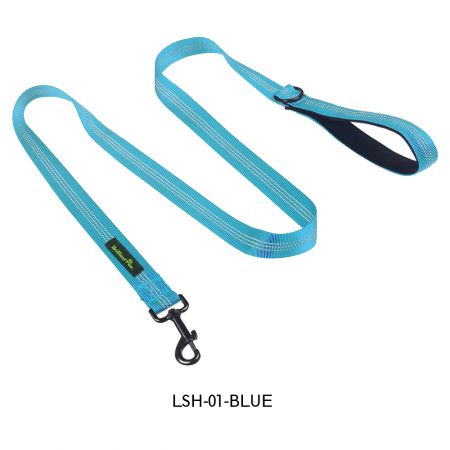 طوق كلب نايلون أزرق للكلاب المتوسطة.