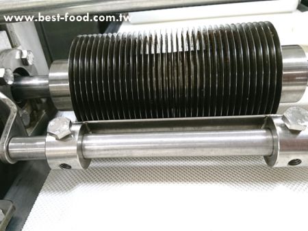 रेशमी धागा रोल उपकरण