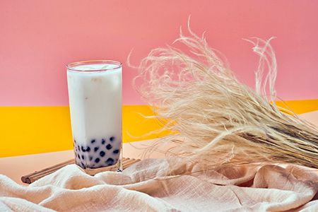 Misture coco com bebida para deixá-lo saboroso