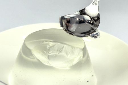 La gelatina original puede mezclarse con sopa de té