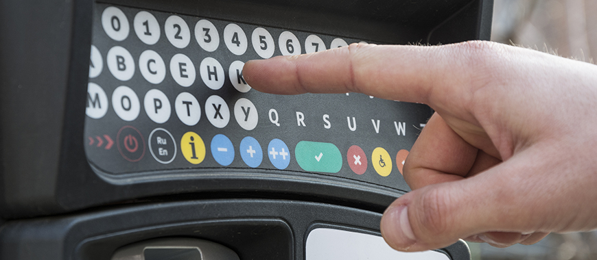 Präzisions-Siebdruck für grafische Overlay-Membranschalter.