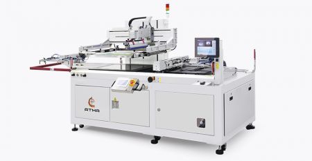 IoT 视觉影像薄膜网印机(最大片料600x700 mm) - 单机自动化配置入出料机构及视觉对位系统,精简人力提高效率,兼顾品质稳定生产。