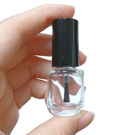 5ml glass bottle with black brush and black cap