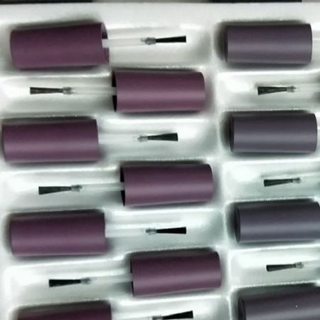 Flacons de vernis à ongles en gel UV avec bouchons en verre et en plastique revêtus d'un numéro de couleur Pantone