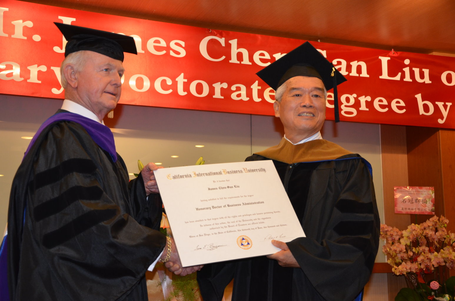 Cérémonie de remise de doctorat honorifique du président Liu