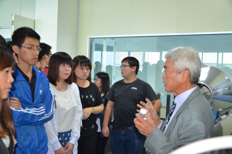 Guru dan mahasiswa Sekolah Pascasarjana Universitas Yuanpei datang ke Yenchen.