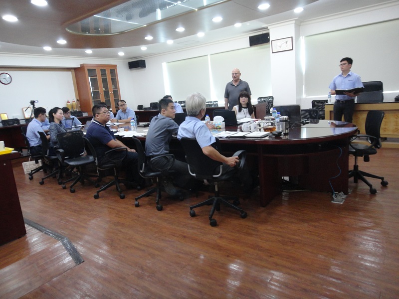 Treinamento em Tecnologia de Coluna Wurster pelo consultor da Yenchen, Dr. Fred Rowley