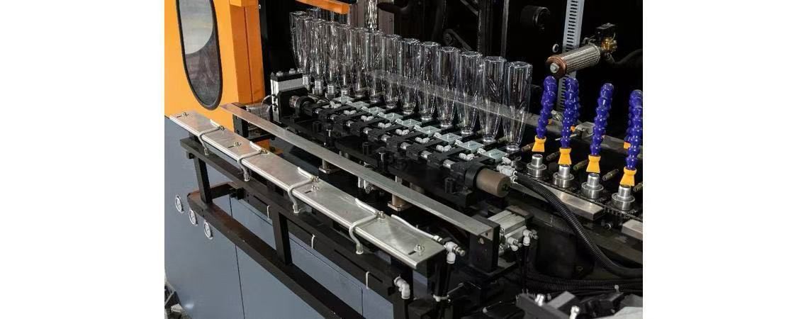 Heating System: The use of rotary type blowing machine mode heating and conveying.