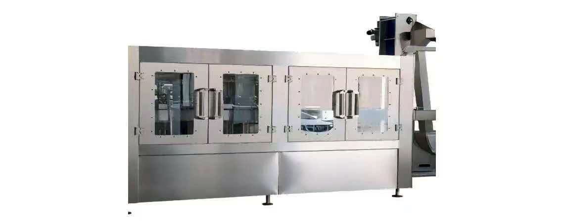Filling Machine - The filling machine can fill the drinking water. Filling Machine - The filling machine can fill the drinking water.