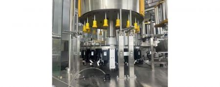 The tension between the main roller and the pressing roller can be adjusted.