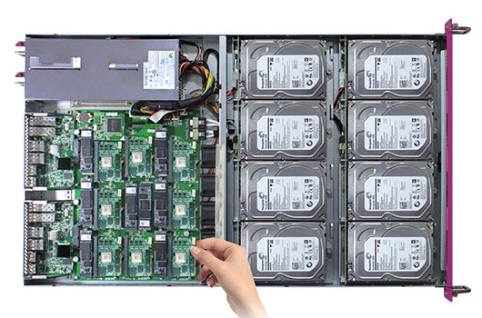 Mars 400 microserver, ช่องเก็บข้อมูลฮาร์ดดิสก์และโมเดลสวิตช์สามารถถอดและเปลี่ยนได้