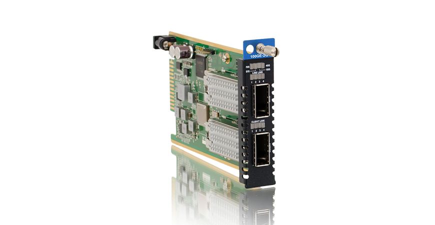 Foto für die Presse - CTCs 100G QSFP28 zu QSFP28 3R Transponder