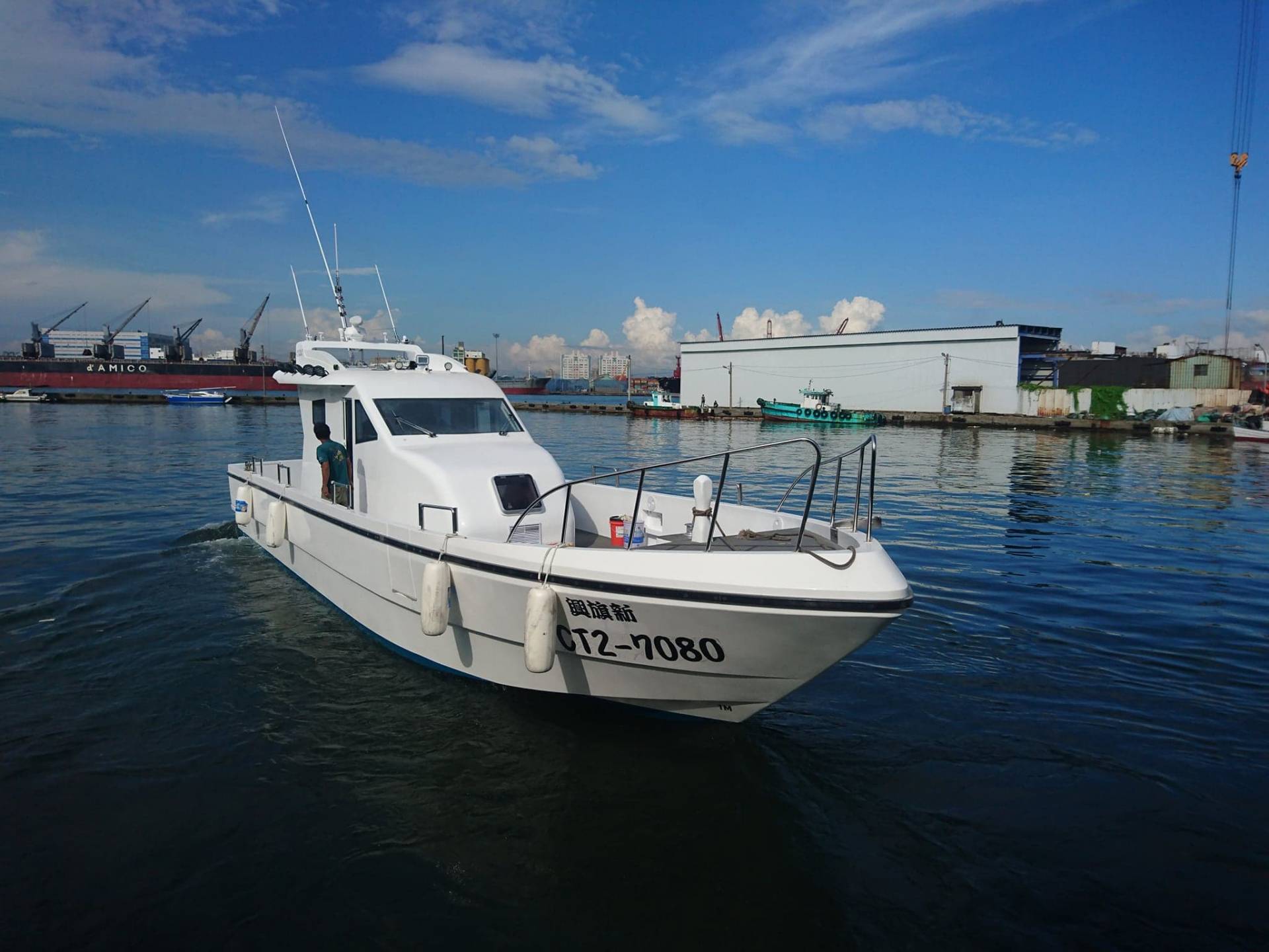 19GT Pole and Lines Boots Boat