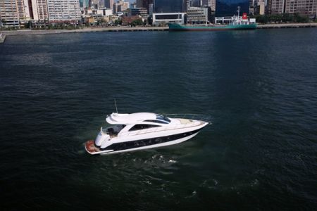 55 Feet Express Yacht the sea trial in port (1)