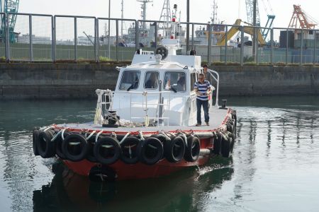 Barco Piloto de estrutura composta de aço e alumínio 19GT - Barco Piloto de estrutura composta de aço e alumínio 19GT