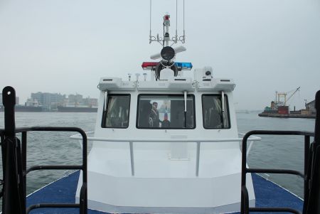 19GT Aluminum Hight Spees Patrol Boat Cab appearance