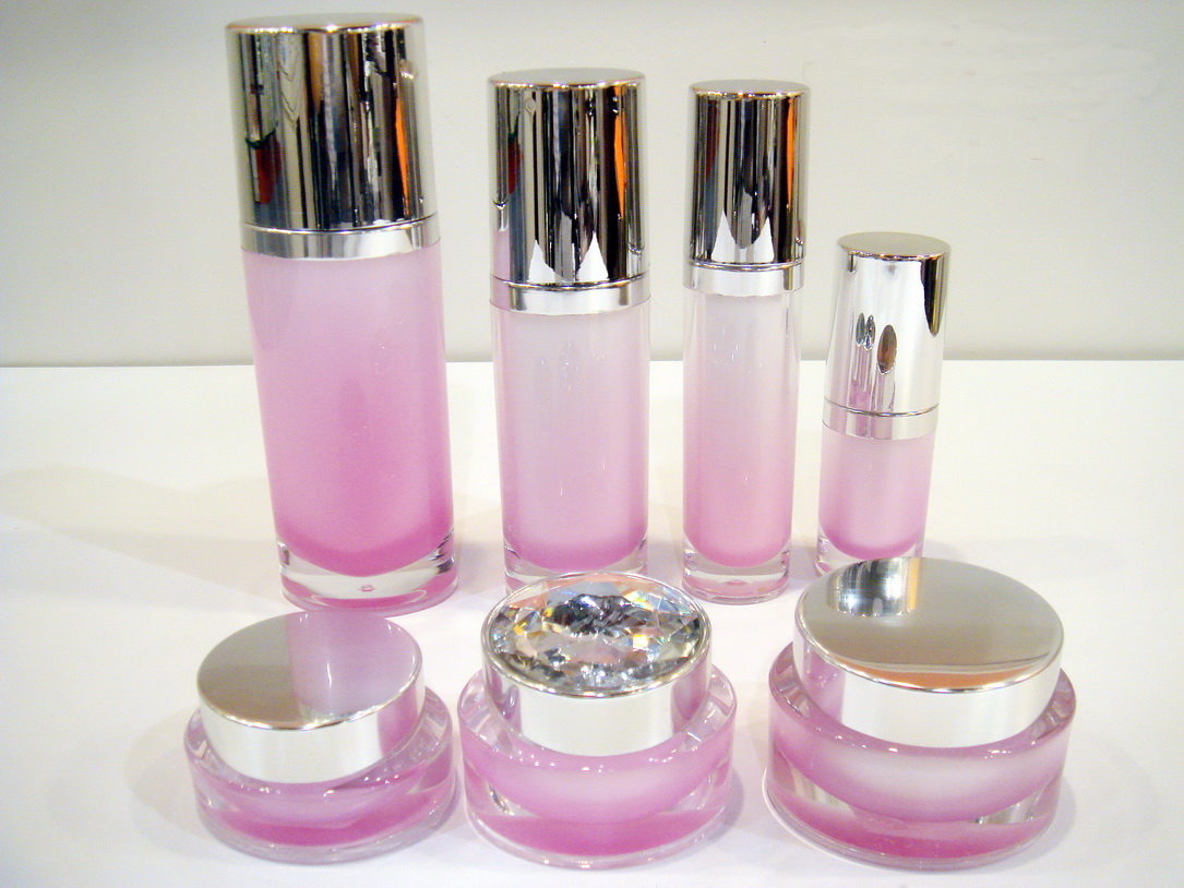 Effets de la pulvérisation de couleur appliquée sur l'emballage cosmétique