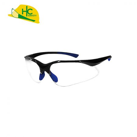 Comfortable design of soft nose pads and temples, clear safety glasses.