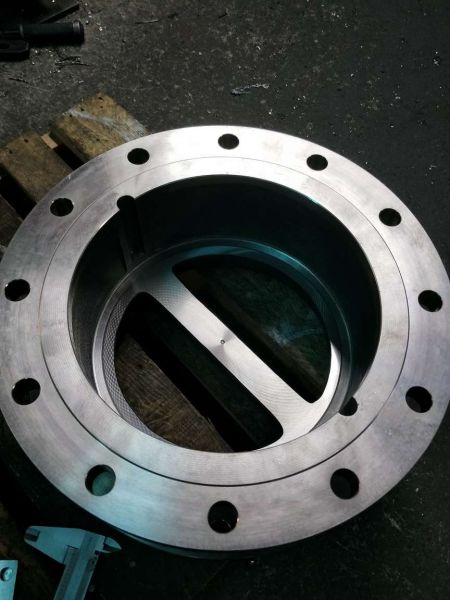 Přírubový typ dvojitého zpětného ventilu bez zadržovače.