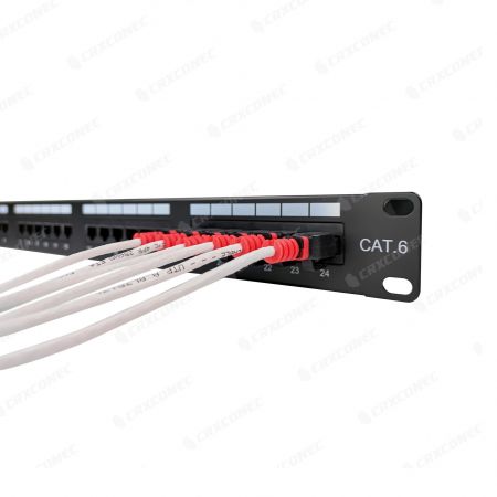 Panel podłączany do przeciągania na poziomie komponentu sieciowego Cat.6 UTP 180° 1U 24 porty z belką podtrzymującą