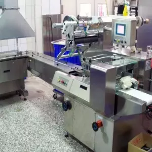 Alimentatore automatico a nastro ad angolo retto - Alimentatore automatico a nastro incrociato