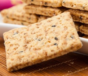 Confezionamento di pasta cubica / biscotti di grano cotto