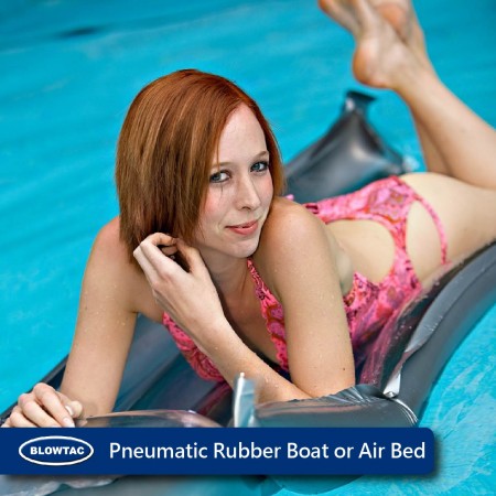 Пневматическая резиновая лодка или надувная кровать.