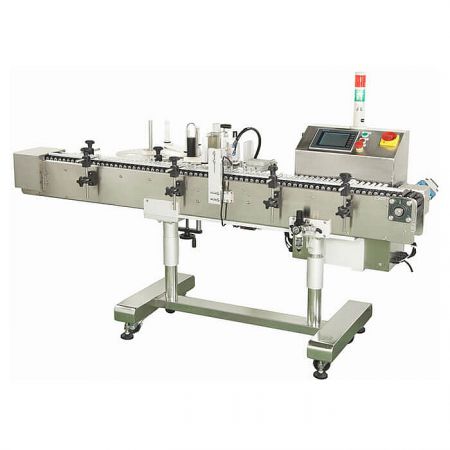 Detailed view of the CY-900's conveyor and labeling head mechanism