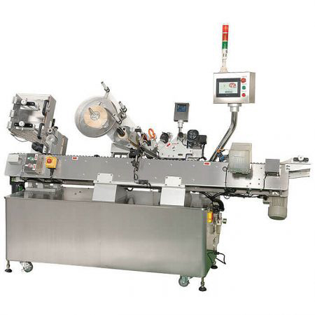 Horizontal Wraparound Labeling Machine - Front view of the CY-1500 Automatic Horizontal Wraparound Labeling Machine, showcasing its stainless steel construction and control panel.