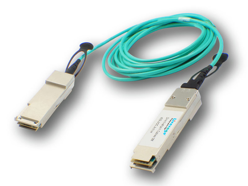 Un câble optique actif peut être défini comme un câble de raccordement en fibre optique terminé par des émetteurs-récepteurs optiques aux deux extrémités.