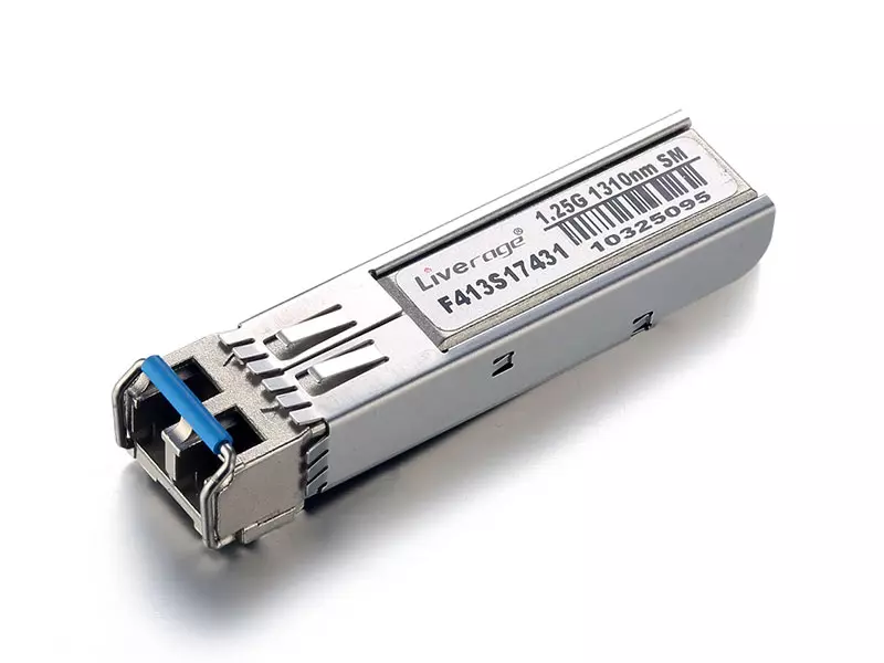 SFP es un transceptor óptico compacto y de conexión en caliente utilizado tanto para aplicaciones de telecomunicaciones como de telecomunicaciones de datos.