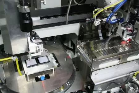 Мы используем метод flip chip bond на нашем заводе.