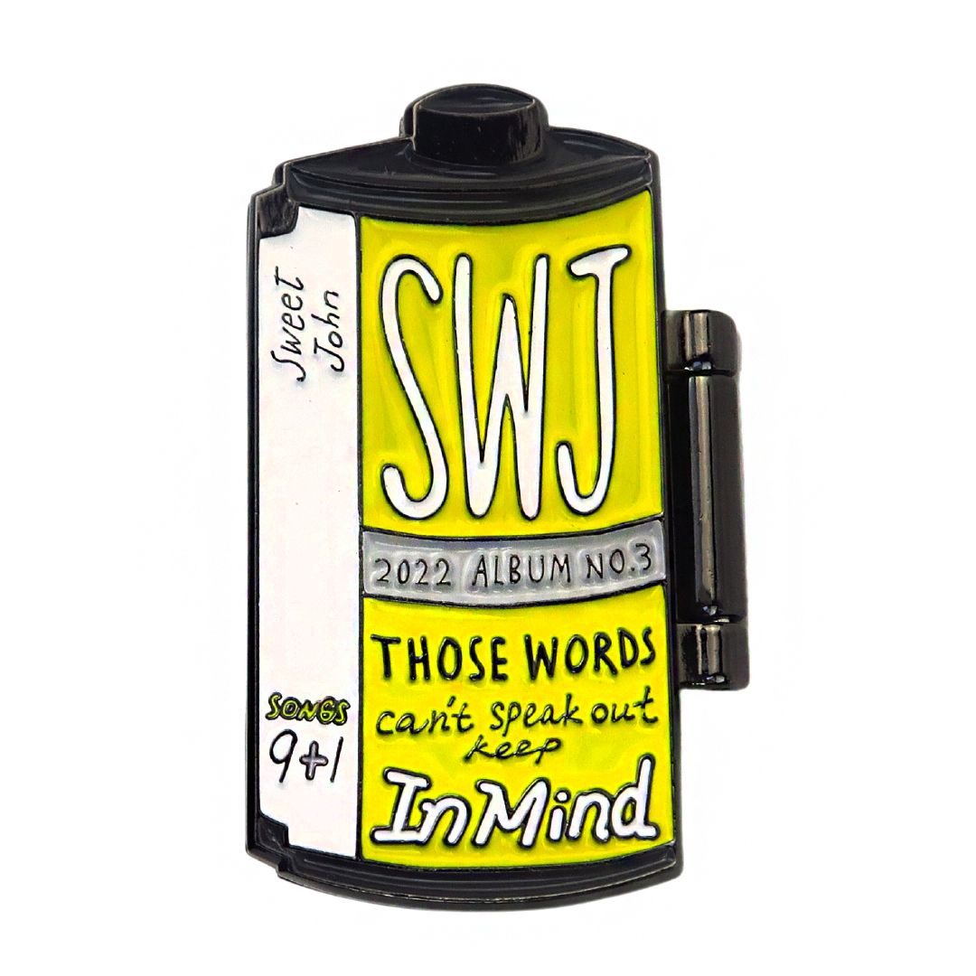 Hinged Enamel Pin Embroidered patches manufacturer Star Lapel Pin