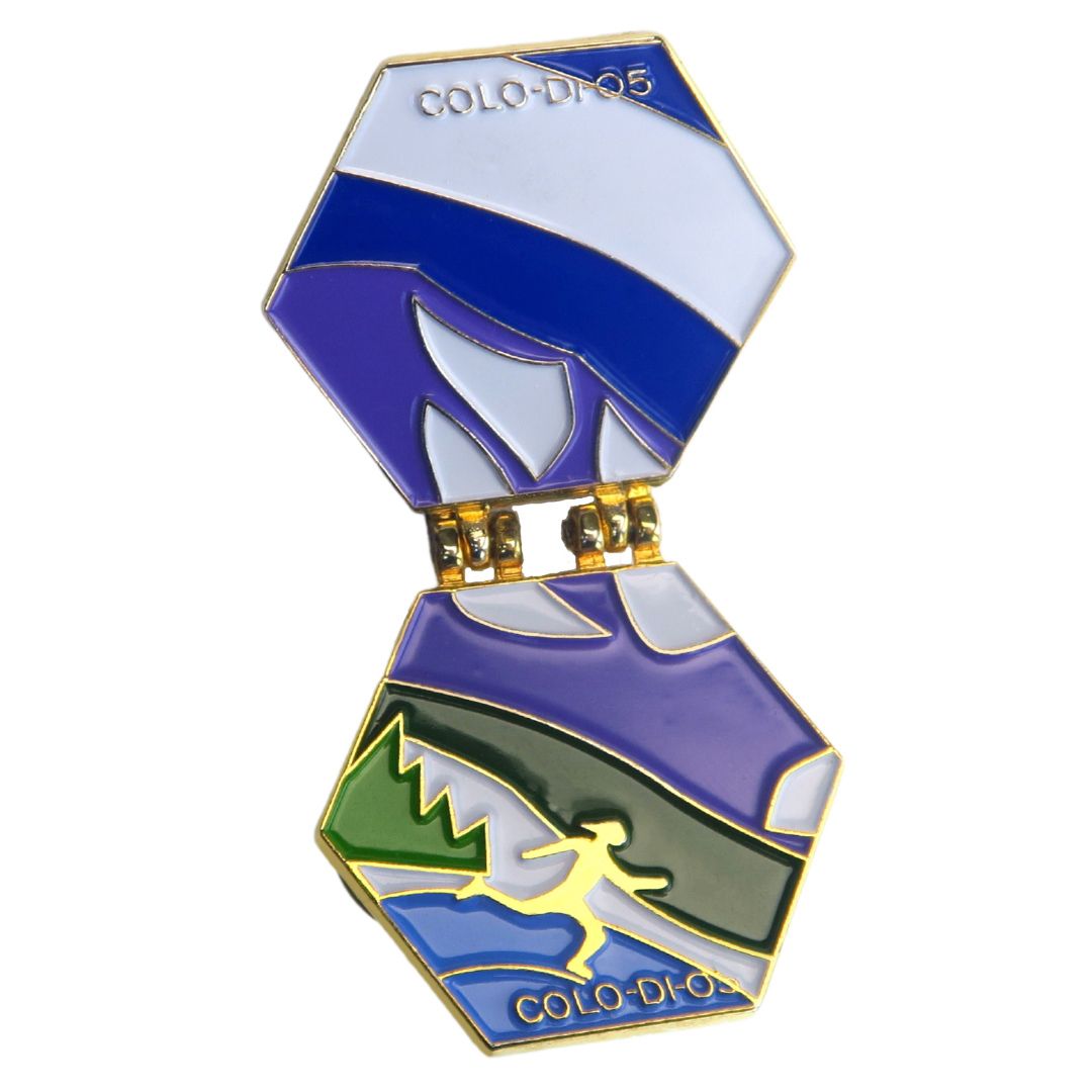 Hinged Enamel Pin Embroidered patches manufacturer Star Lapel Pin