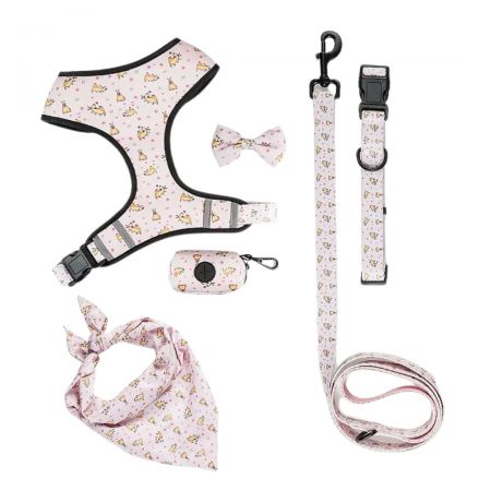 Kutyapiszok zacskó, masni, kutyás sál, kutyaszájkosár.