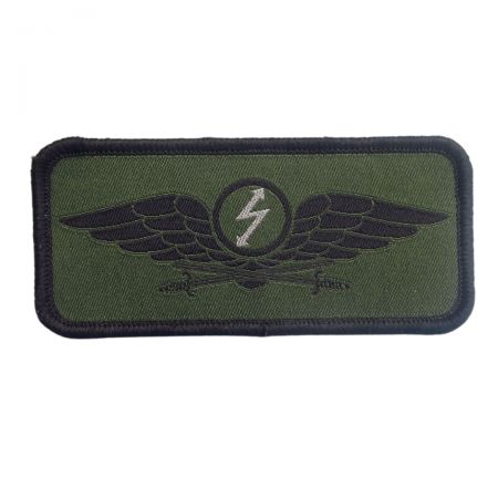 Wir verwenden ausschließlich modernste Geräte für die Produktion von Armee-Patches.